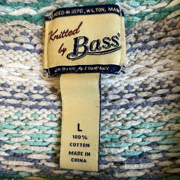 White, crew neck sweater. Size large. - Picture 3 of 4